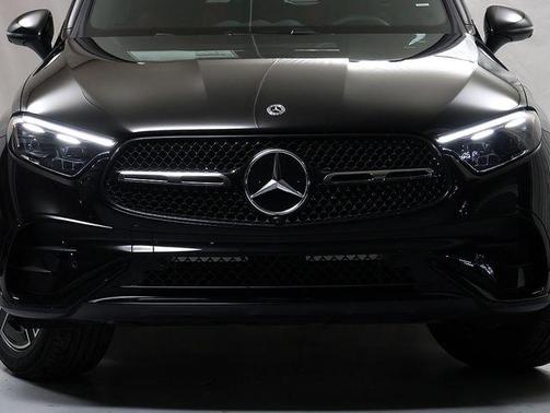 Obsidian Black 2026 Mercedes-Benz GLC 300 Base 4MATIC