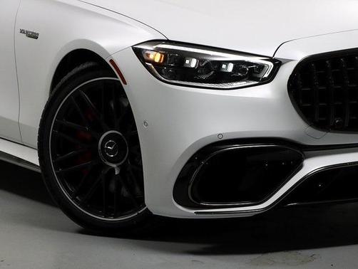 2026 Mercedes-Benz AMG S 63 E Base