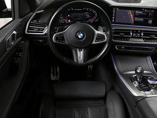 2021 BMW X5 M50i