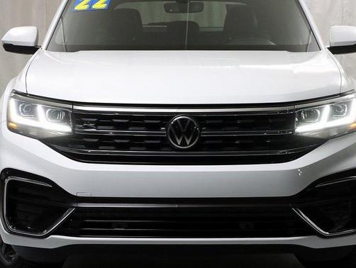 2022 Volkswagen Atlas Cross Sport 2.0T SEL R-Line