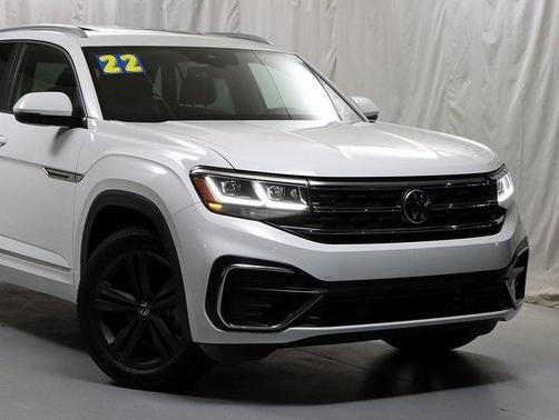 2022 Volkswagen Atlas Cross Sport 2.0T SEL R-Line