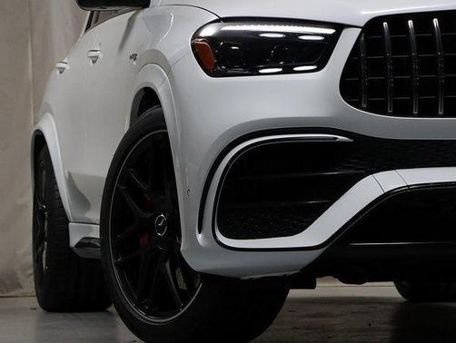 Moonlight White 2026 Mercedes-Benz AMG GLE 63 S