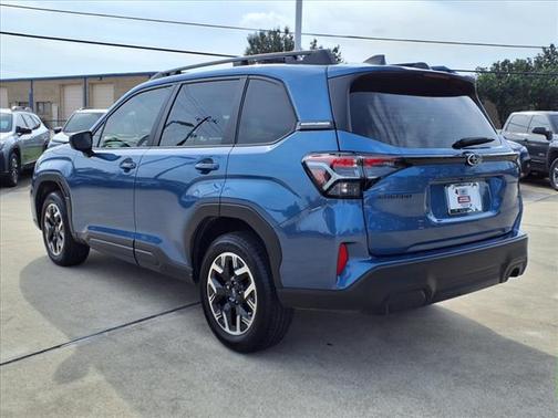 2025 Subaru Forester Base