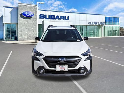 Crystal White Pearl 2025 Subaru Outback Premium