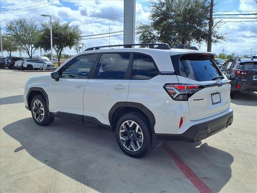 2025 Subaru Forester Base