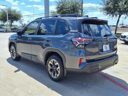 2025 Subaru Forester Base
