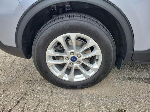 Blue Silver Metallic 2022 Ford Escape SE
