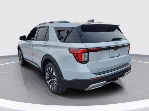 White Metallic 2026 Ford Explorer Platinum