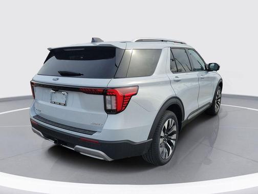 White Metallic 2026 Ford Explorer Platinum