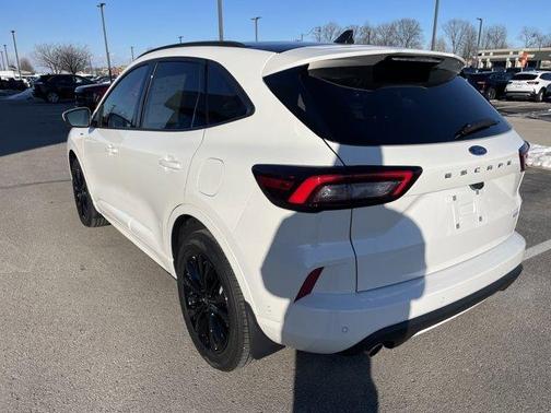 2024 Ford Escape ST-Line Elite