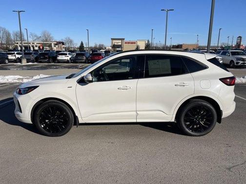 2024 Ford Escape ST-Line Elite