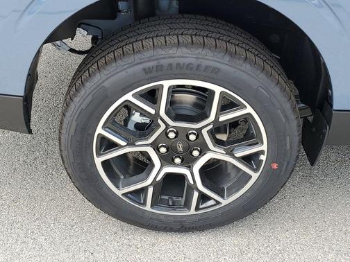 Azure Gray Metallic 2025 Ford Maverick Lariat