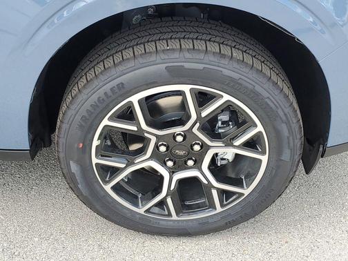 Azure Gray Metallic 2025 Ford Maverick Lariat