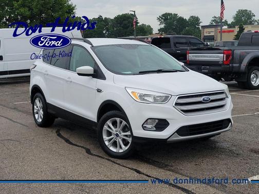 Oxford White 2018 Ford Escape SE