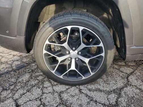 2022 Jeep Grand Cherokee 4xe Summit