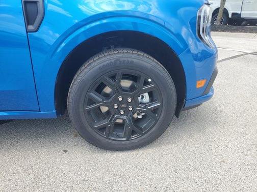 2025 Ford Maverick Lobo Standard