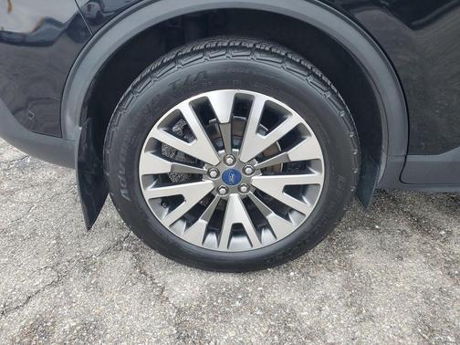 2020 Ford Escape Titanium Hybrid