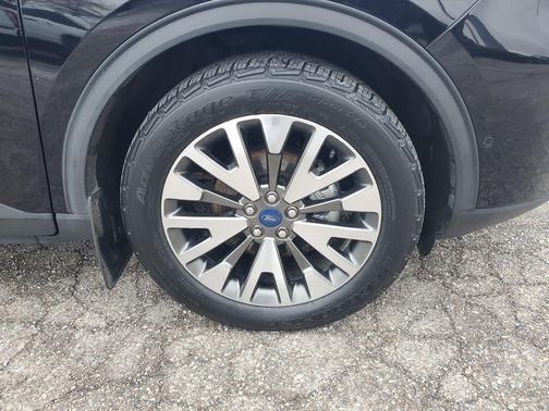 2020 Ford Escape Titanium Hybrid