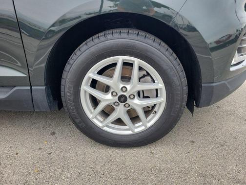 Green Metallic 2023 Ford Edge SEL