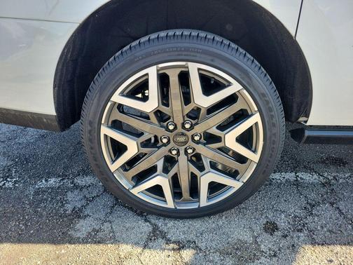 Star White 2026 Ford Expedition Max Platinum