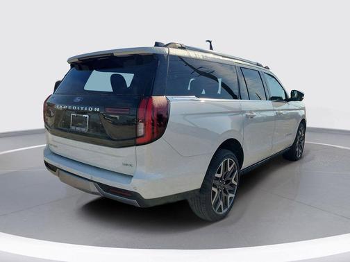 Star White 2026 Ford Expedition Max Platinum