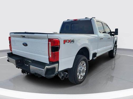 Oxford White 2024 Ford F-350 Lariat Super Duty