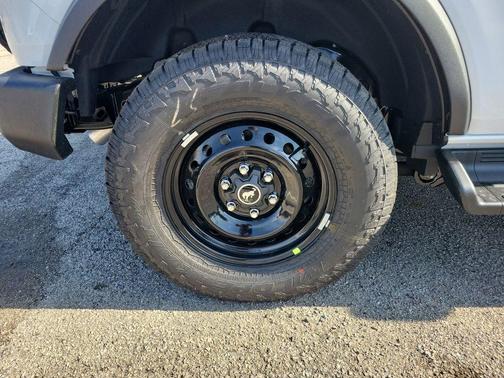 Oxford White 2026 Ford Bronco Outer Banks