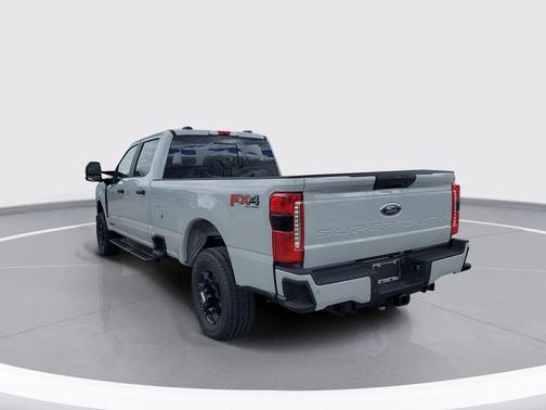 Avalanche 2026 Ford F-350 XL