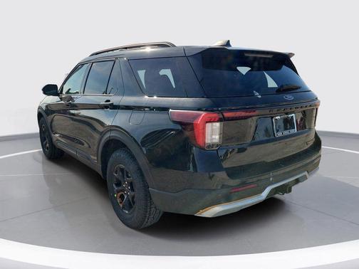Agate Black Metallic 2026 Ford Explorer Tremor