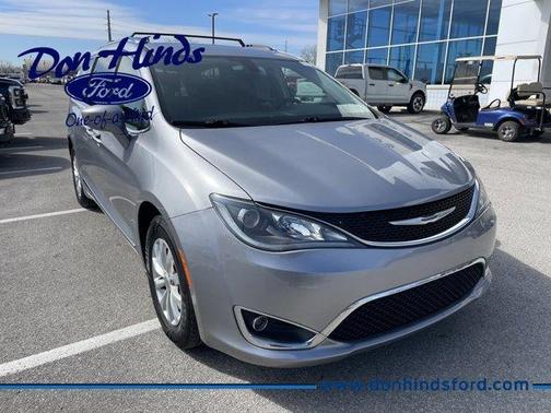 2019 Chrysler Pacifica Touring-L