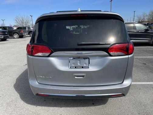 2019 Chrysler Pacifica Touring-L