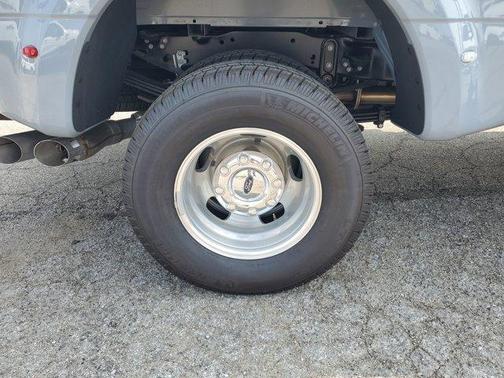 2025 Ford F-350 Lariat Super Duty