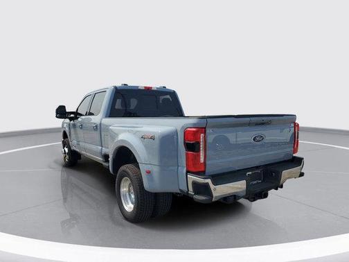 2025 Ford F-350 Lariat Super Duty
