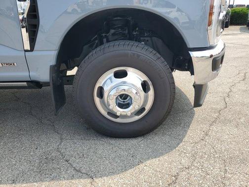 2025 Ford F-350 Lariat Super Duty