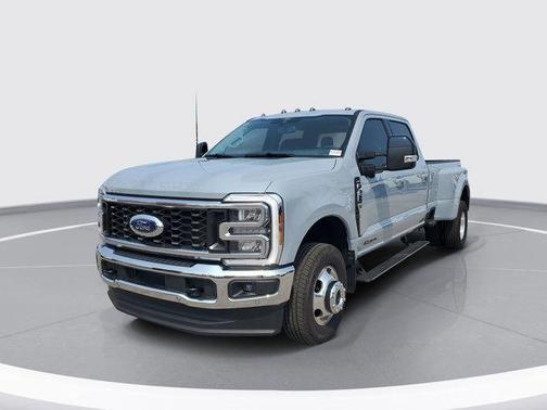 2025 Ford F-350 Lariat Super Duty