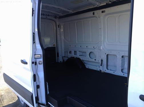 2026 Ford Transit-250 148 WB Medium Roof Cargo
