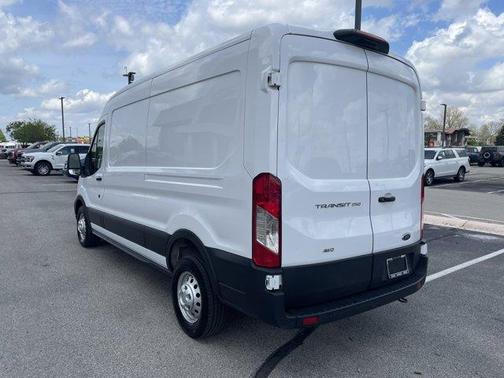 2022 Ford Transit-250 Base