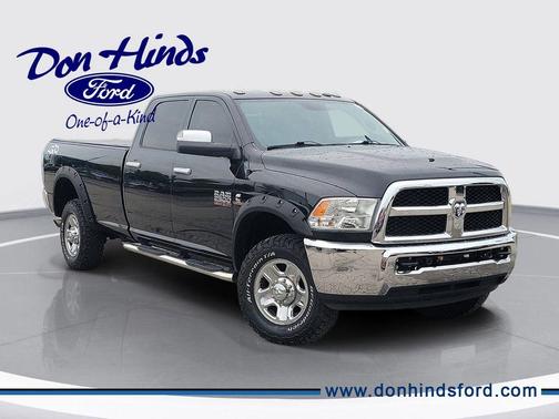 Brilliant Black Crystal Pearlcoat 2018 RAM 2500 Tradesman