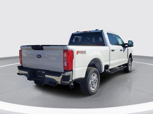2026 Ford F-350 XLT