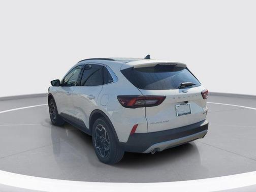 2026 Ford Escape Platinum