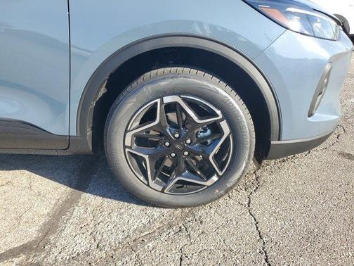 2026 Ford Escape Platinum