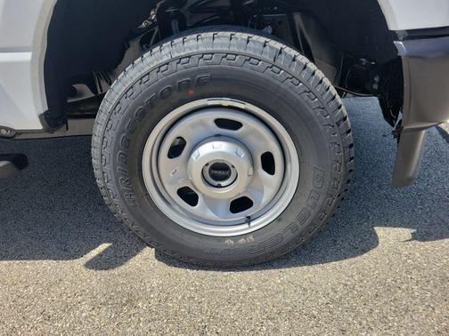 Oxford White 2026 Ford F-350 XL