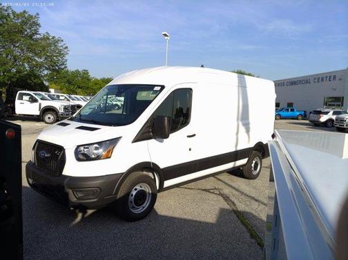 2025 Ford Transit-250 148 WB Medium Roof Cargo
