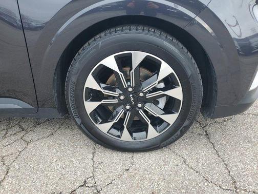 2023 Kia Carnival EX