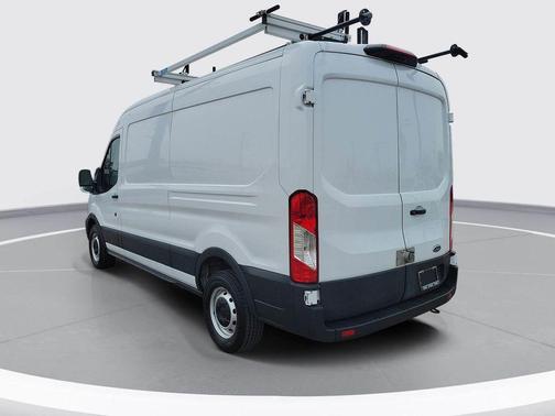 2022 Ford Transit-250 Base