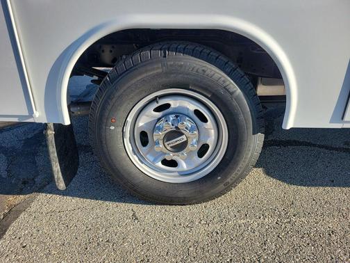 Oxford White 2026 Ford F-250 XL