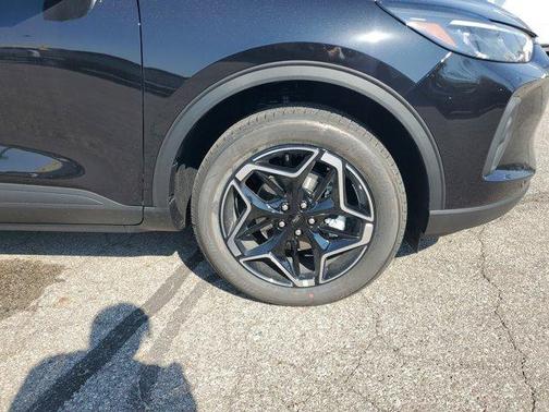 2026 Ford Escape Platinum