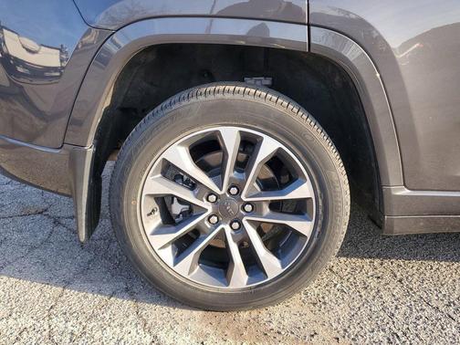 2022 Jeep Grand Cherokee 4xe Overland