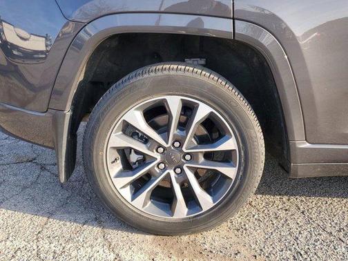 2022 Jeep Grand Cherokee 4xe Overland