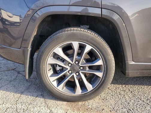 2022 Jeep Grand Cherokee 4xe Overland